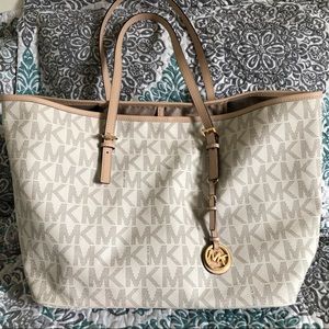 MICHAEL KORS Large Vanilla Jet-Set Tote